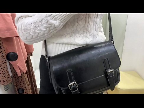 ❤️ Masturbasyon piblik nan jenn femèl FeralBerry ak yon gode nan sal la Fitting ️❌ Slope nan pònografi ht.pornpicslove.ru ️❤