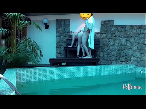 ❤️ Bòs envite sèvant nan pisin lan, men li pa t 'kapab reziste yon cho ️❌ Slope nan pònografi ht.pornpicslove.ru ️❤